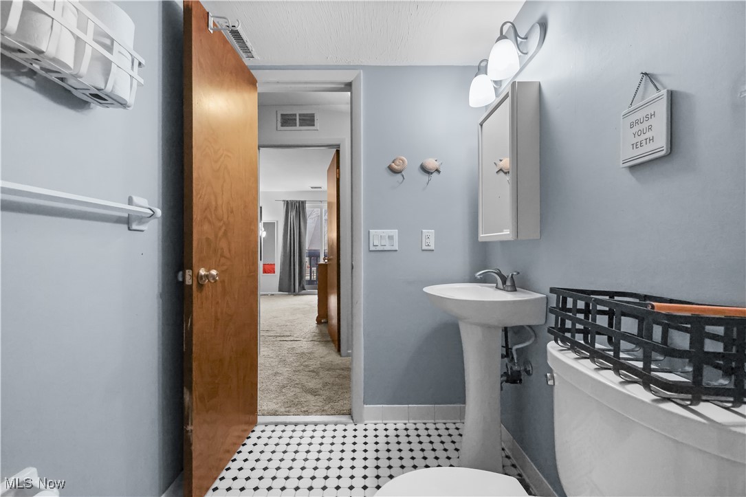 Oak Knolls Condo - Residential