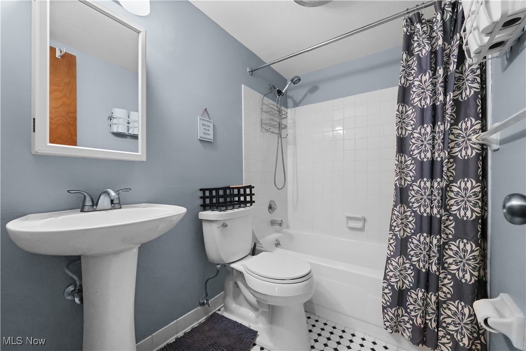 Oak Knolls Condo - Residential