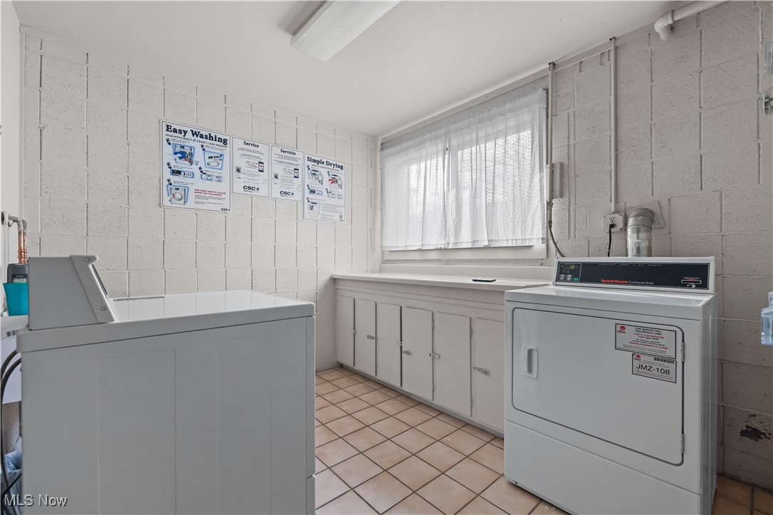 Oak Knolls Condo - Residential