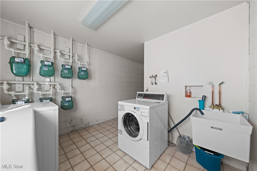 Oak Knolls Condo - Residential