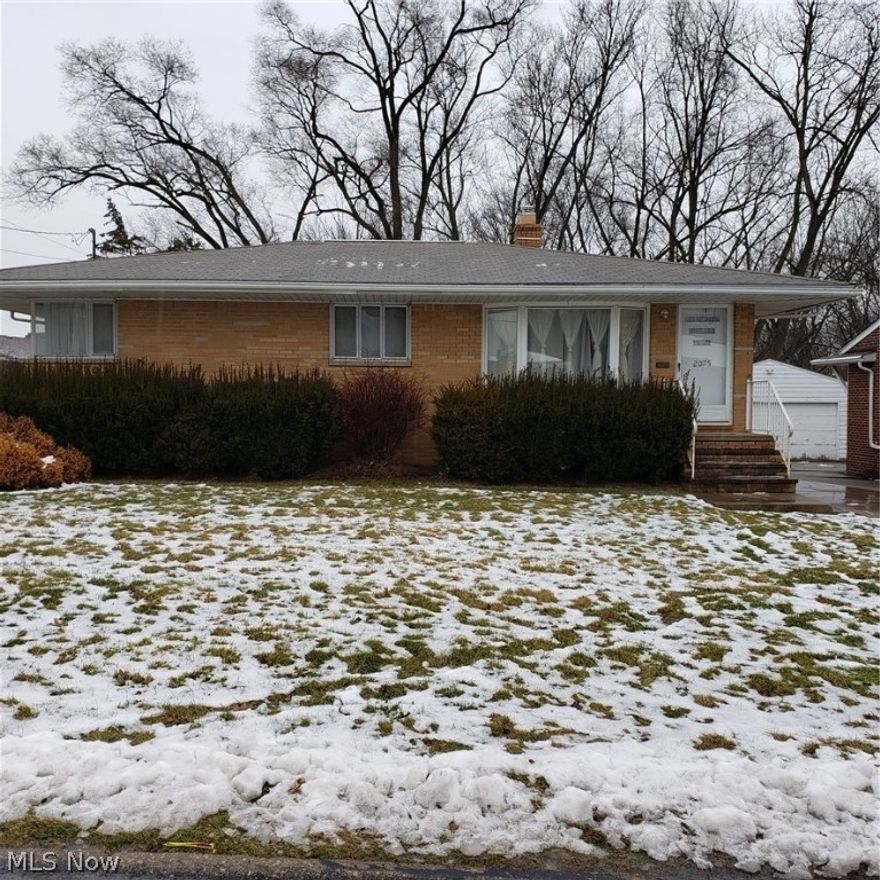 new price!!!!!           One floor living,  3 bedroom 1.5 half bath, one bath off the master bedroom, some updates needed, move right in, not a shared drive. Two car detached garage. Full two sided basement. Easy to show, call today for a private showing.