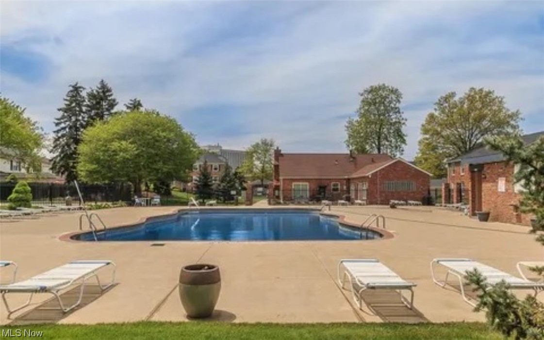 Georgetown/Lyndhurstcondo - Residential