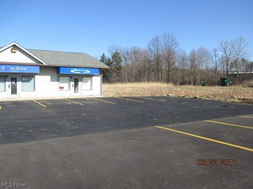 Office space for lease...approx. 800 sq ft, rents for $700.00/month plus utilities.  The front room/entrance is 20' x 20' with hallway leading to two office areas, 11' x 10' and 10' x 6' (could be used for storage).  Back room is 11/ x 16' with 1/2 bath and rear entrance.