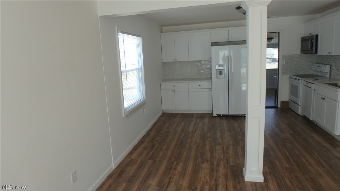 Robert Dvoraks Brentwood Village - Residential