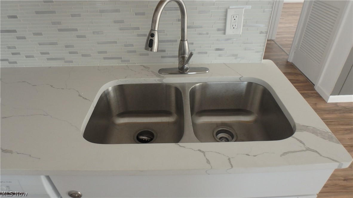 Robert Dvoraks Brentwood Village - Residential