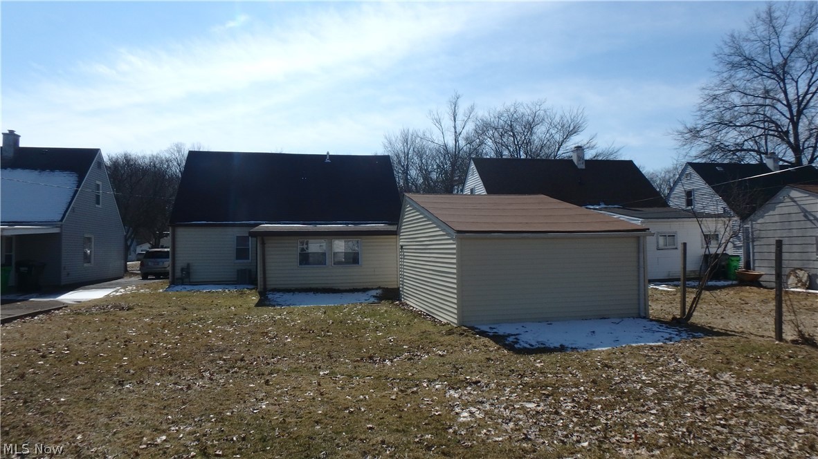 Robert Dvoraks Brentwood Village - Residential