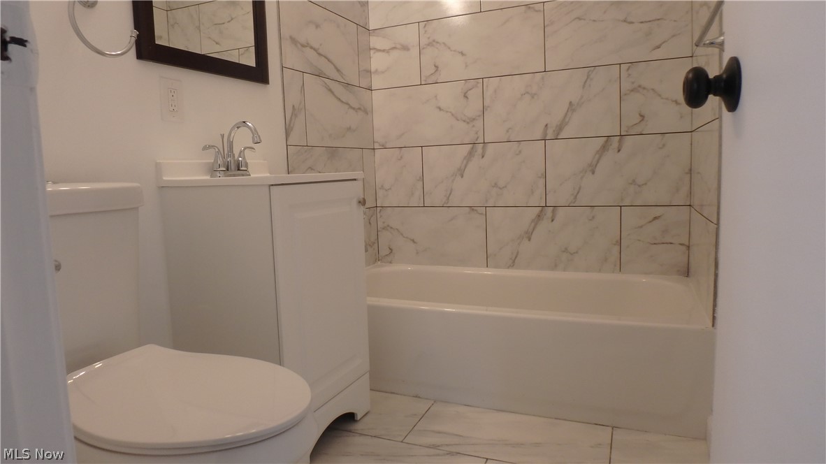 Robert Dvoraks Brentwood Village - Residential