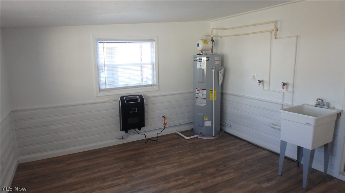 Robert Dvoraks Brentwood Village - Residential