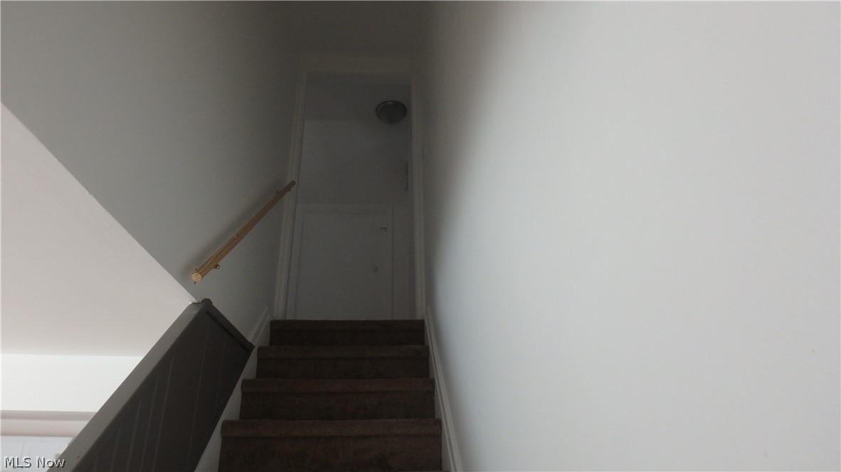 Robert Dvoraks Brentwood Village - Residential