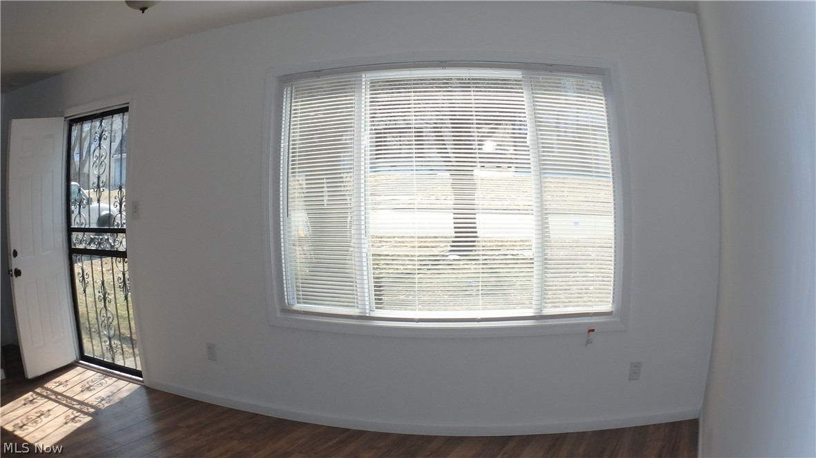 Robert Dvoraks Brentwood Village - Residential