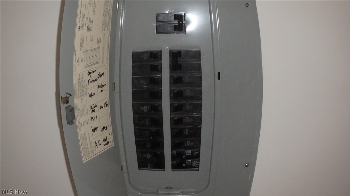 Robert Dvoraks Brentwood Village - Residential