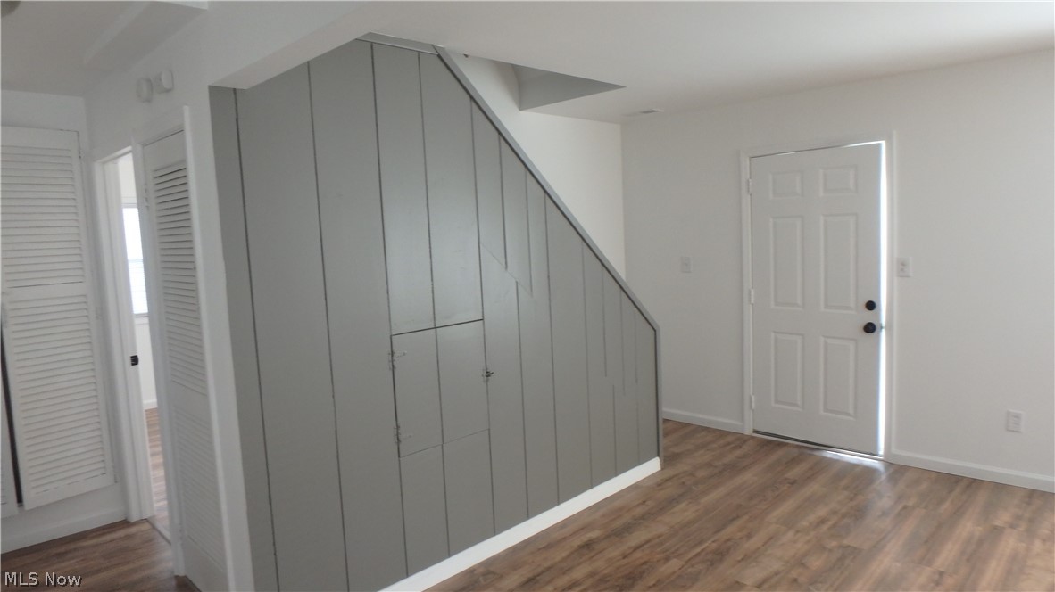 Robert Dvoraks Brentwood Village - Residential