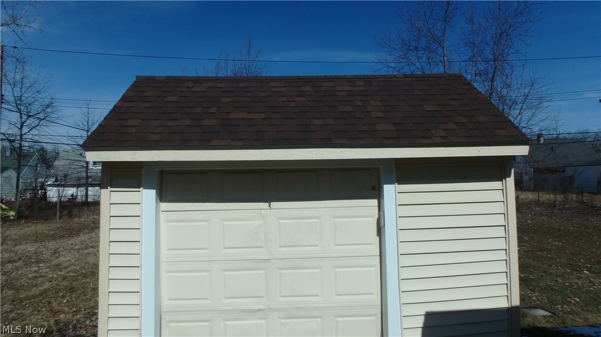 Robert Dvoraks Brentwood Village - Residential