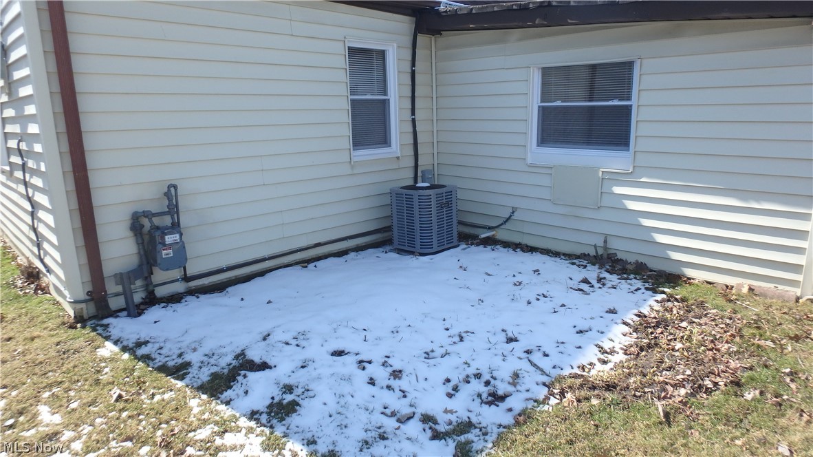 Robert Dvoraks Brentwood Village - Residential