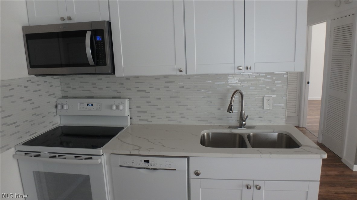 Robert Dvoraks Brentwood Village - Residential