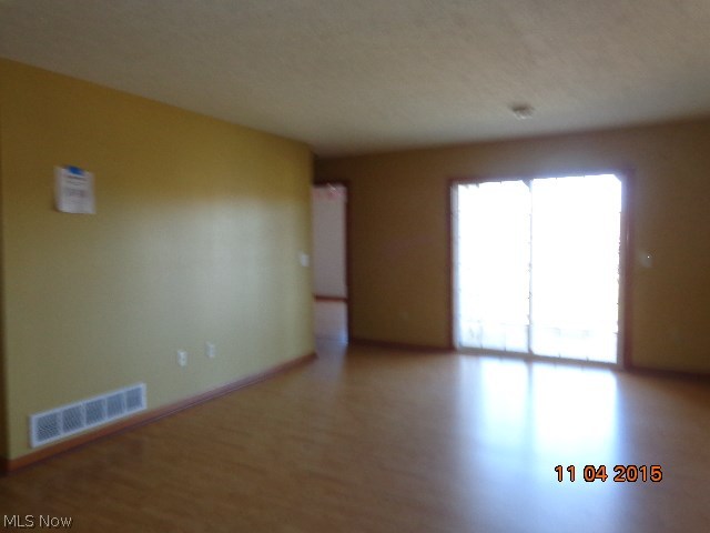 Hampton Court Highrise Condo - Residential