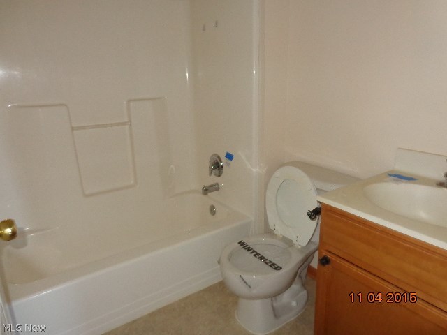 Hampton Court Highrise Condo - Residential