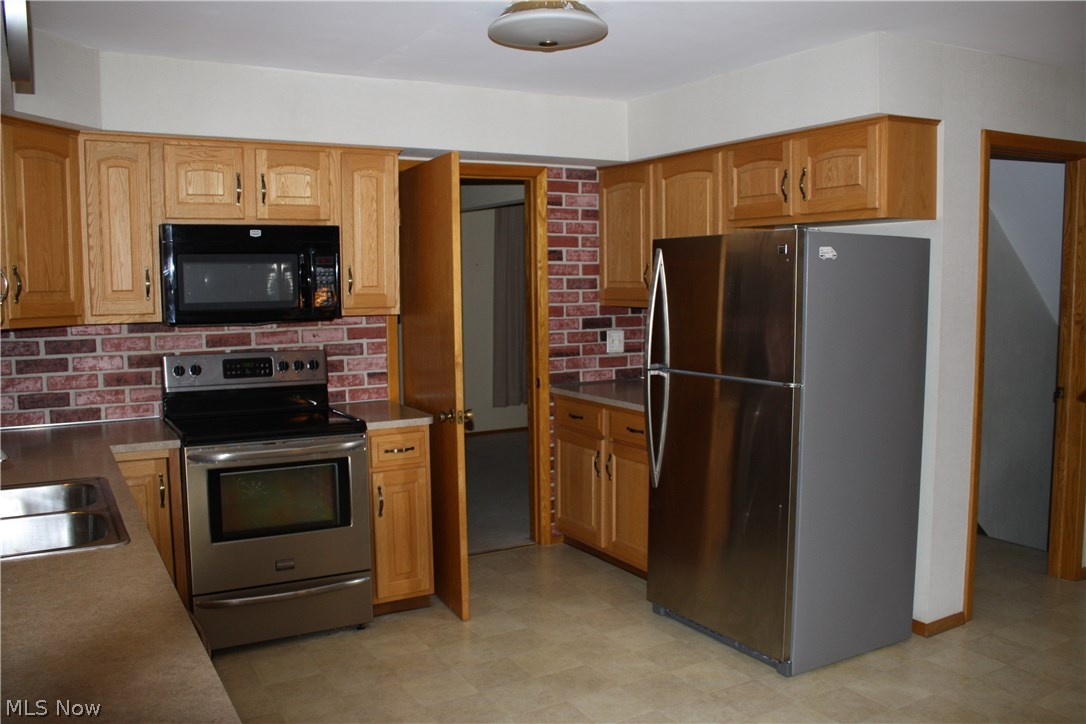 WHITE OAKS - Residential