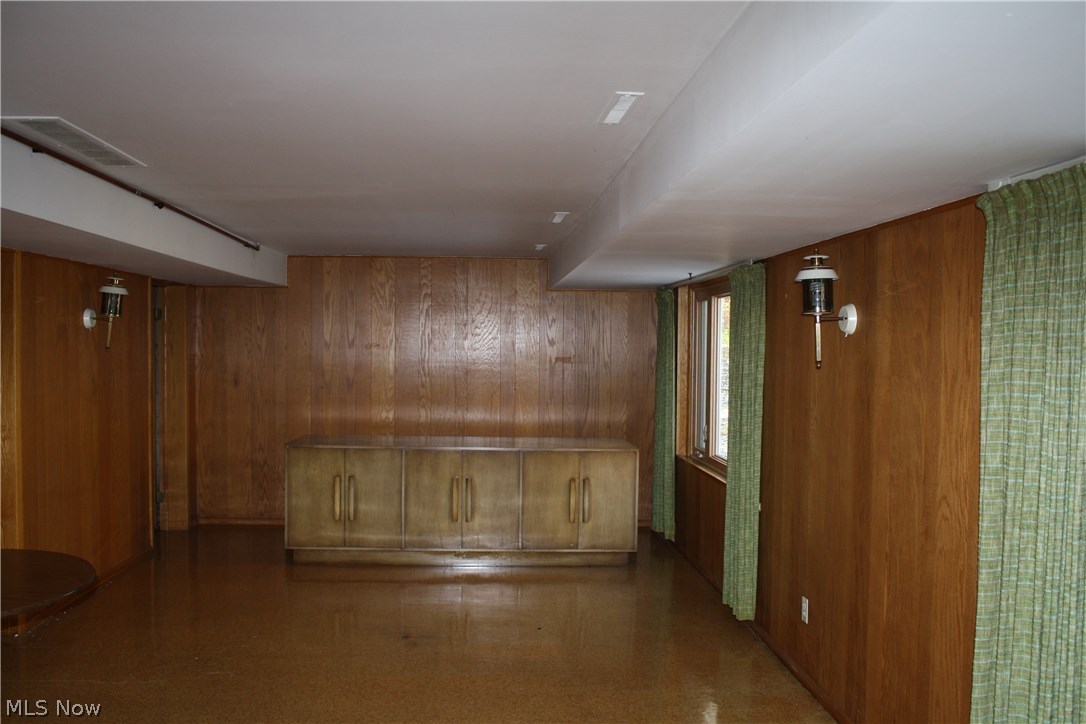 WHITE OAKS - Residential