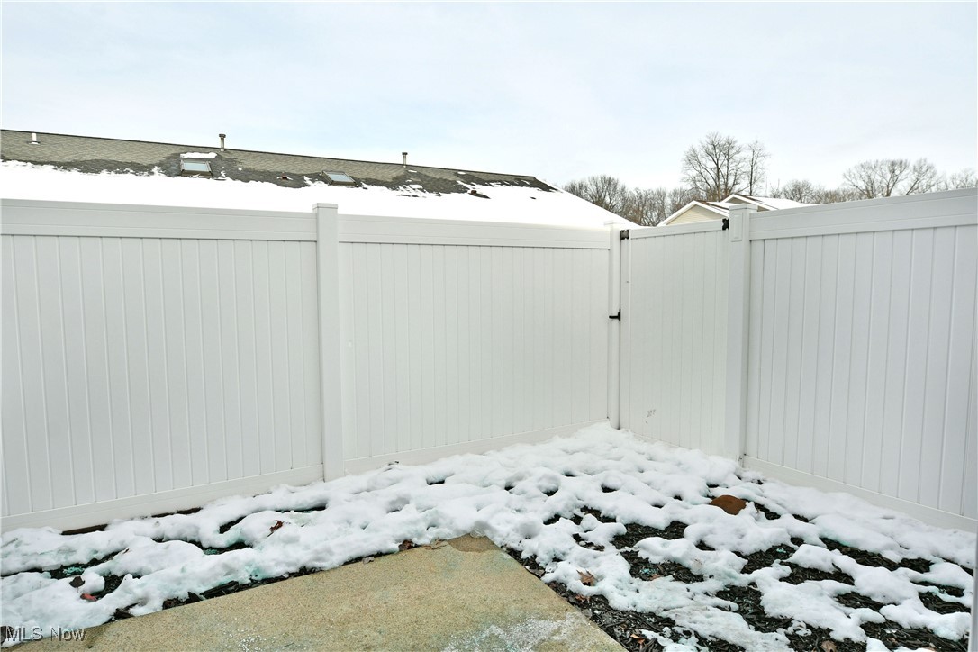 Lake Pointe Condo - Residential