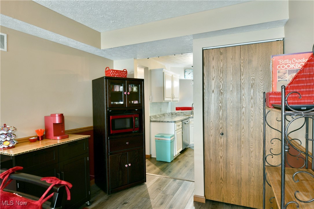 Lake Pointe Condo - Residential