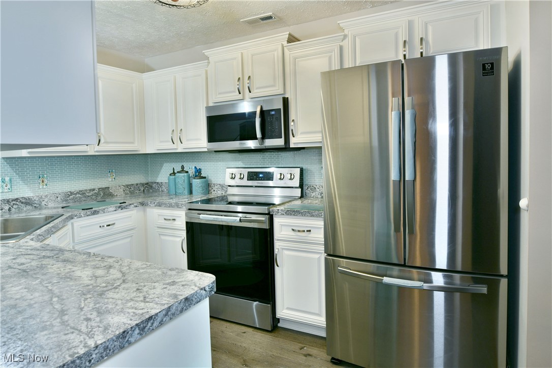 Lake Pointe Condo - Residential