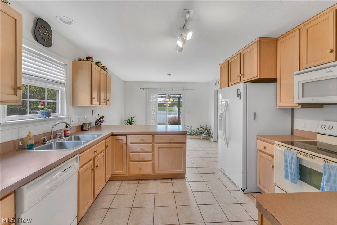 Warren Country Club Villas - Residential
