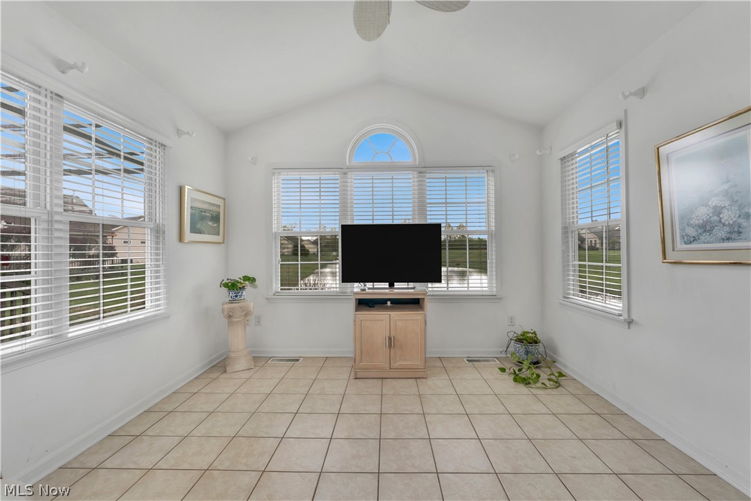 Warren Country Club Villas - Residential