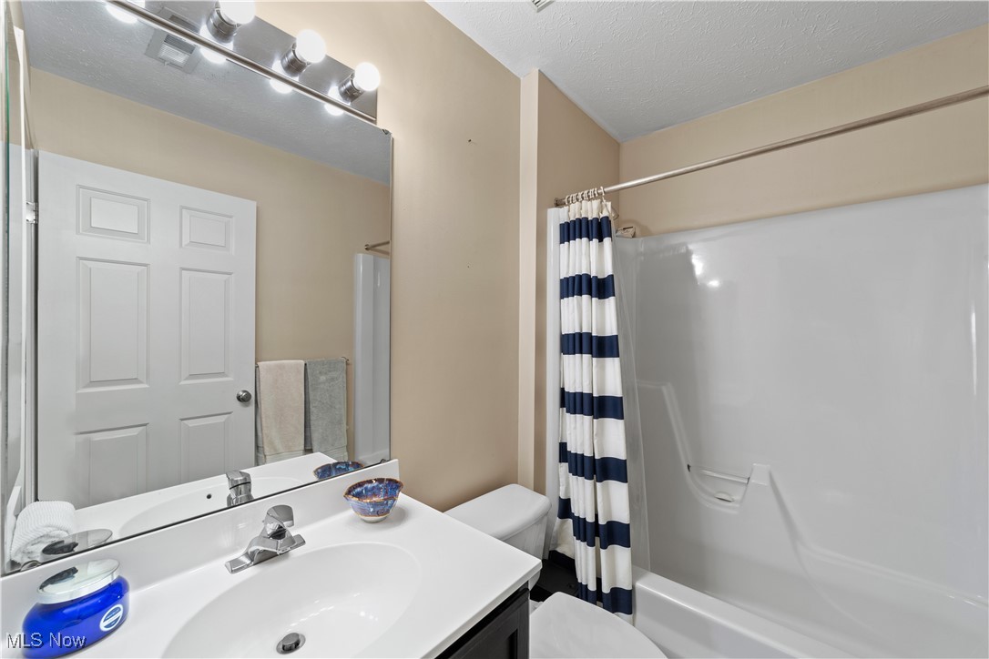 2105 Longmeadow Drive, Brunswick, Ohio image 24