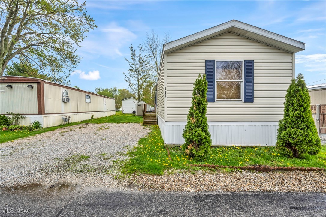111 Marilyn Drive, Madison, Ohio image 5