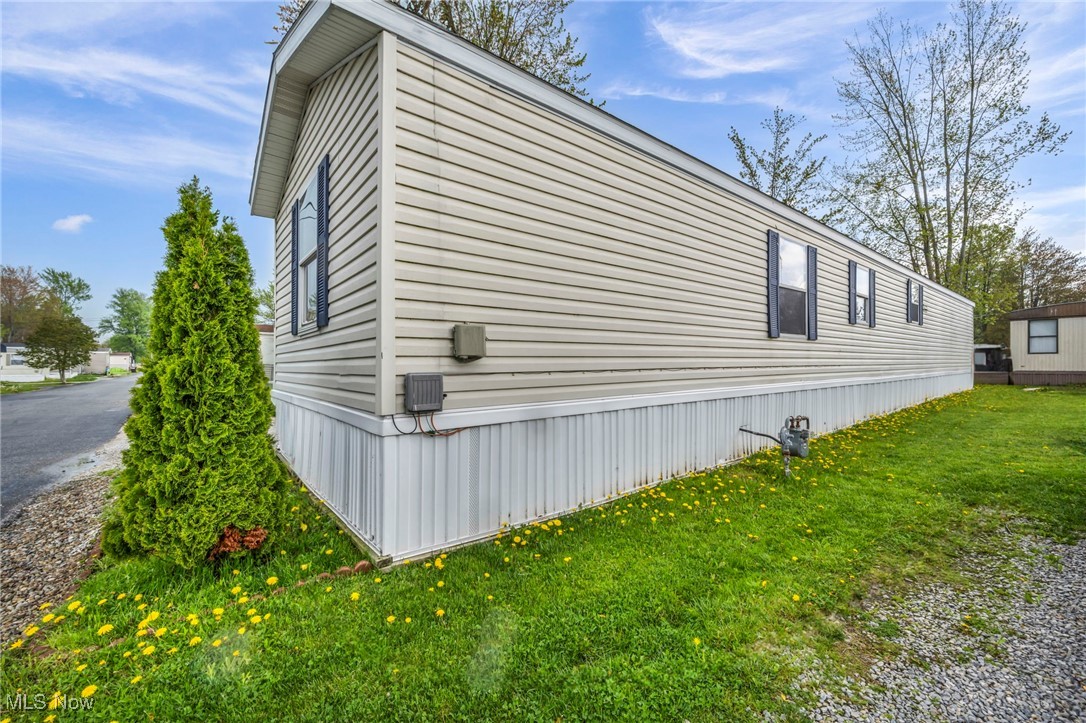 111 Marilyn Drive, Madison, Ohio image 6