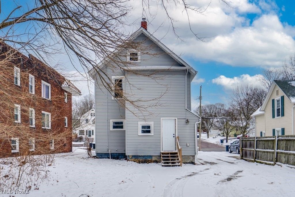 Photo of 2100 12th Street SW, Akron, OH 44314 (MLS # 5183456)