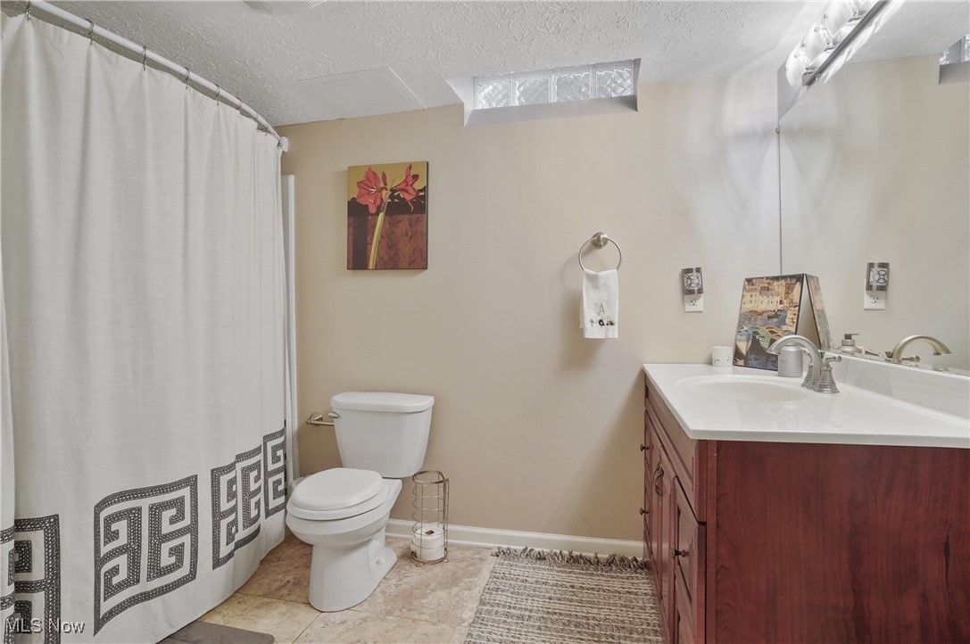 565 Parkside Drive, Avon Lake, Ohio image 37