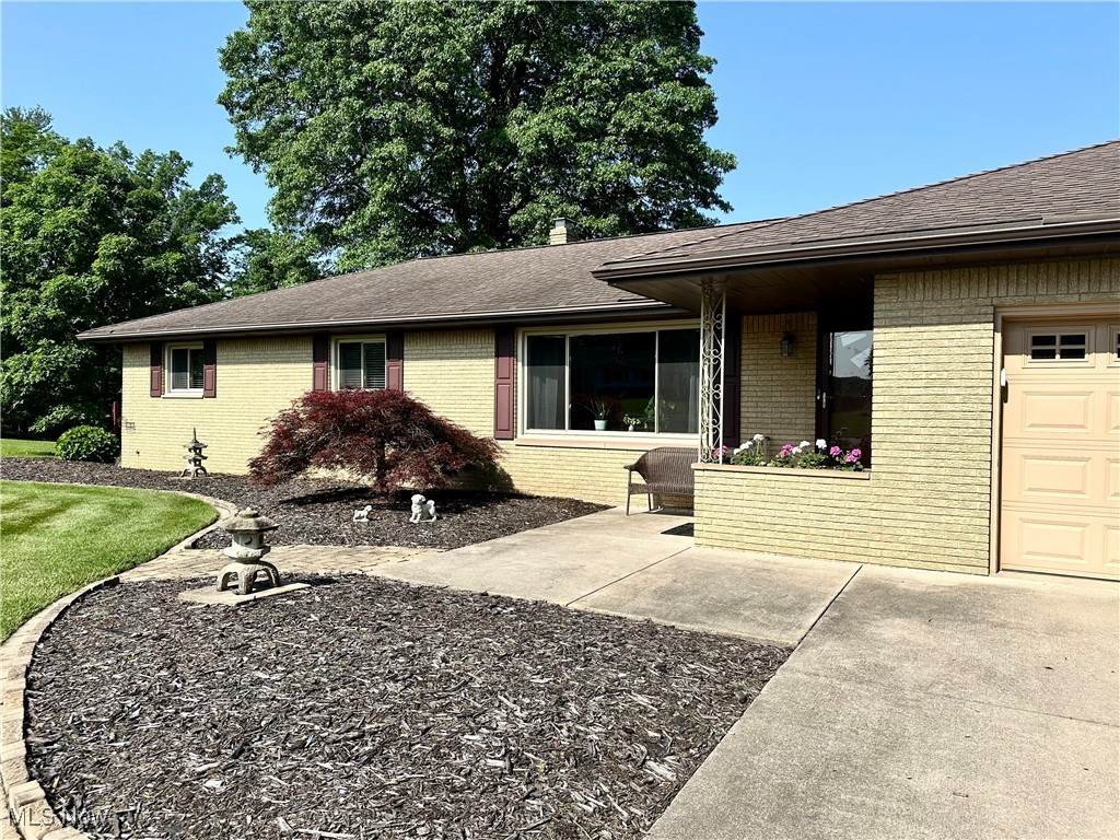 2288 Ritz Manor Drive, Uniontown, Ohio image 3