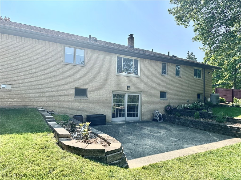 2288 Ritz Manor Drive, Uniontown, Ohio image 40