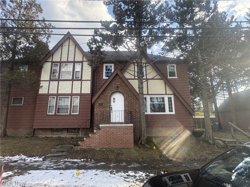 Mayfield On Belvoir Blvd - Residential Lease