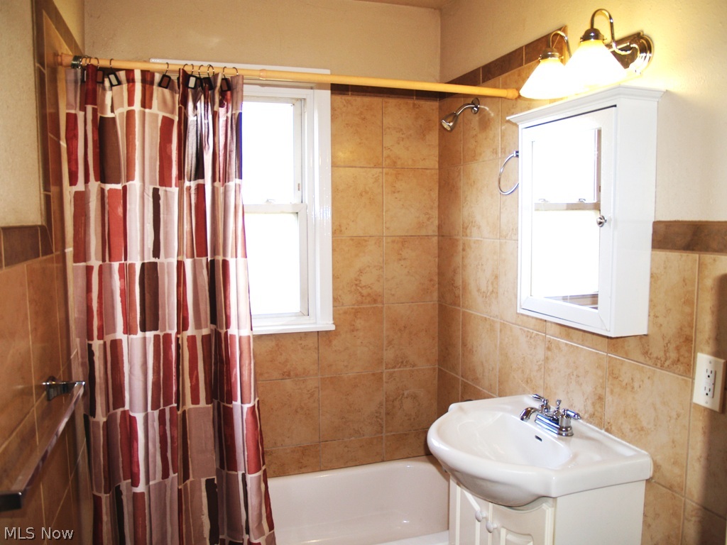 Waid & Duffys Center Hwy - Residential Lease