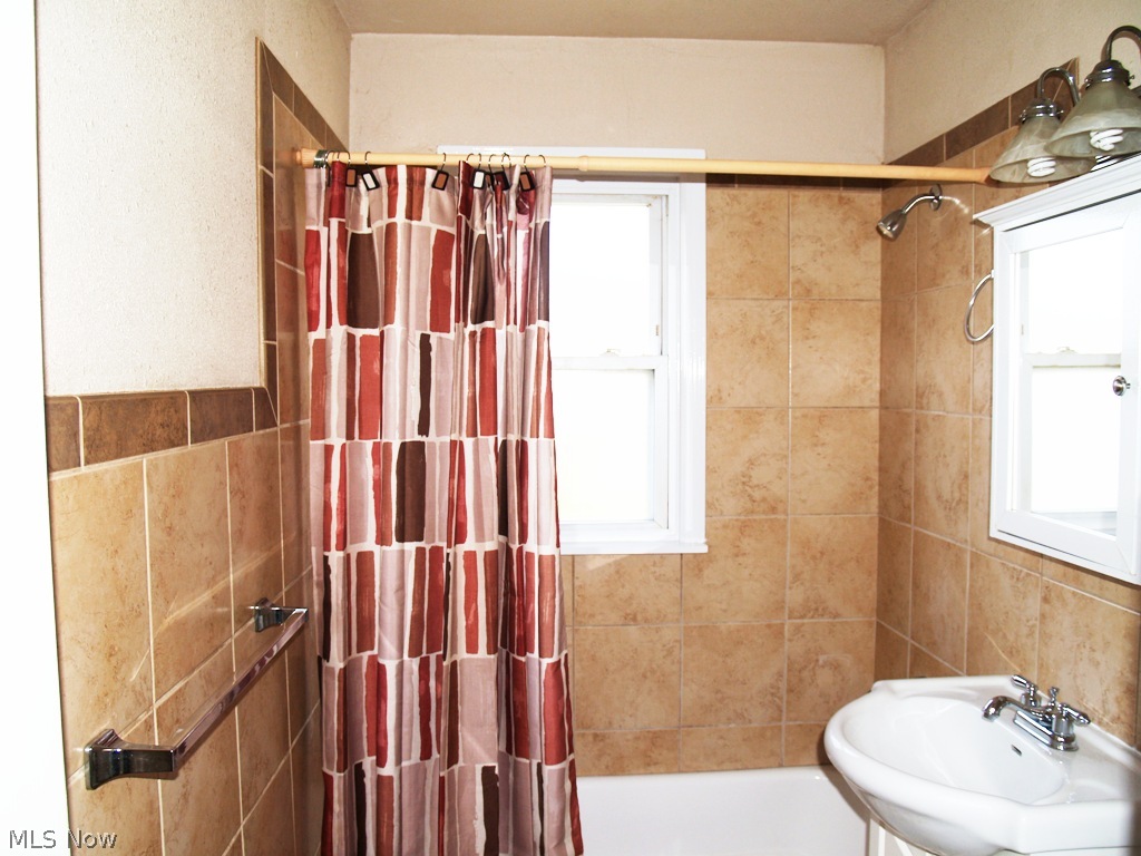 Waid & Duffys Center Hwy - Residential Lease