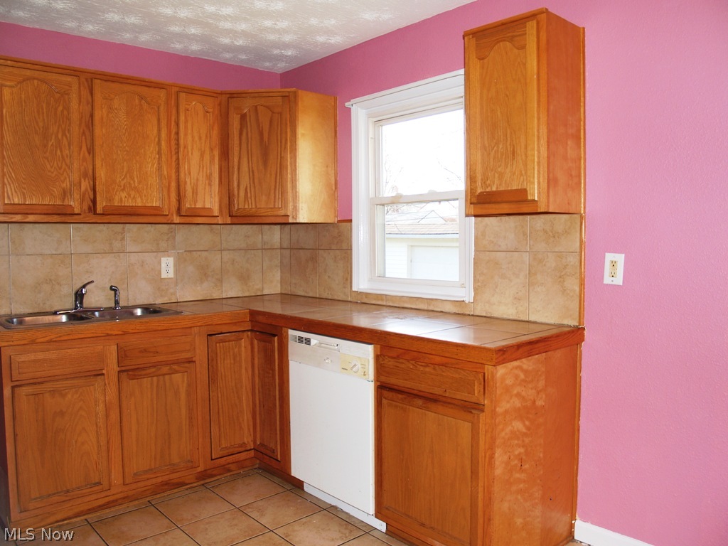 Waid & Duffys Center Hwy - Residential Lease