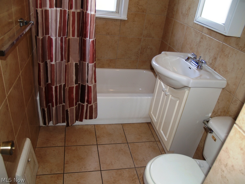 Waid & Duffys Center Hwy - Residential Lease