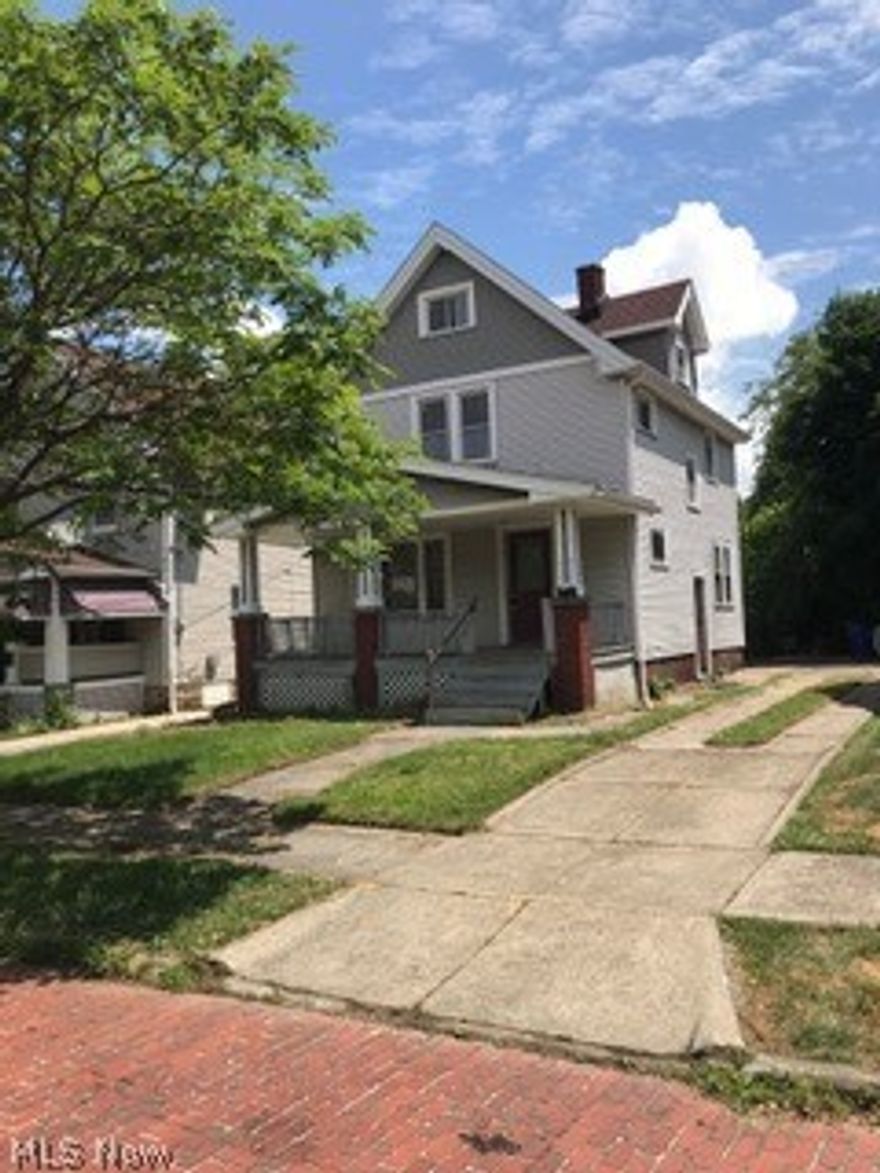 A well laid out home with excellent curb appeal in Clevelands excellent old Brooklyn neighborhood.
This home would make an excellent renovation and retail sale or long-term rental. Furnace is being installed and AC unit hooked up. Values in this neighborhood are increasing rapidly, very few solid homes  come up at this price.