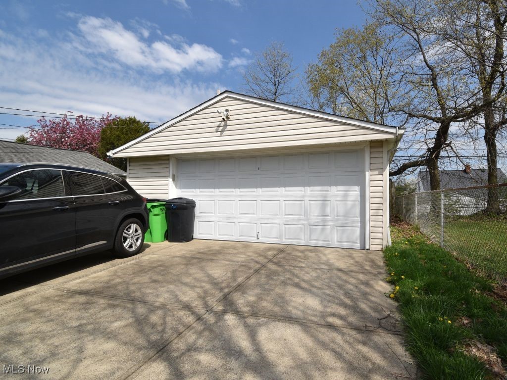 12709 Oakview Boulevard, Garfield Heights, Ohio image 30