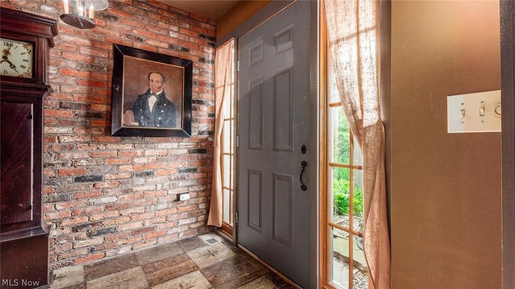 Photo of 1333 Rockmill Road NW, Lancaster, OH 43130 (MLS # 5215270)