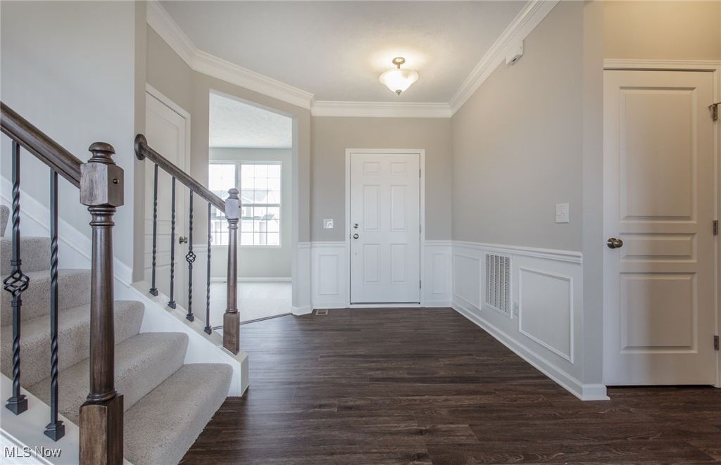 Photo of 228 Country Meadow Lane, Wadsworth, OH 44281 (MLS # 5168100)