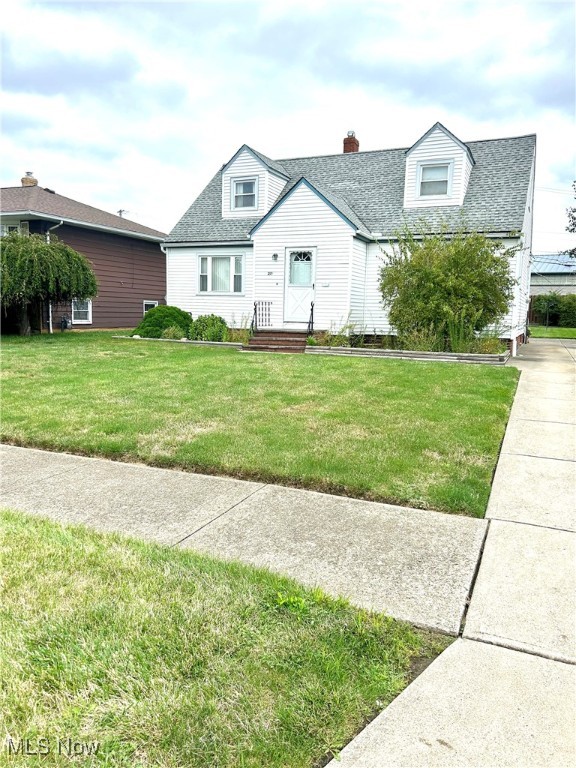 Welcome to this 3 bedroom Capecod that features original hardwood floors & a new furnace. This Home sits on a nice size lot located Close to restaurants, markets, parks and Willowbeach. The second floor has two bedrooms that are unfinished.
With a little TLC, this home could be adorable.