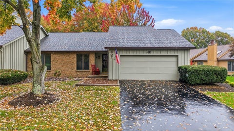 Photo of 307 Tournament Trail, Cortland, OH 44410 (MLS # 5252266)