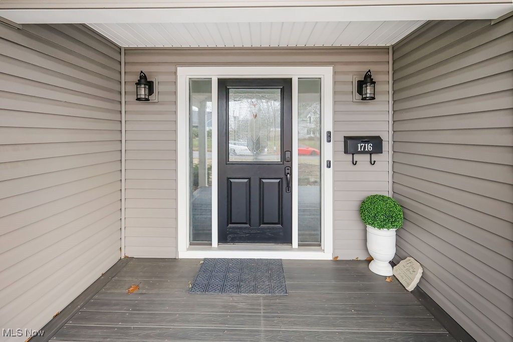 Photo of 1716 Grant Avenue, Cuyahoga Falls, OH 44223 (MLS # 5179517)