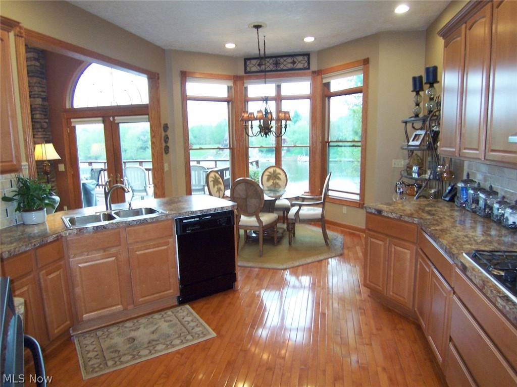 Roaming Rock - Residential