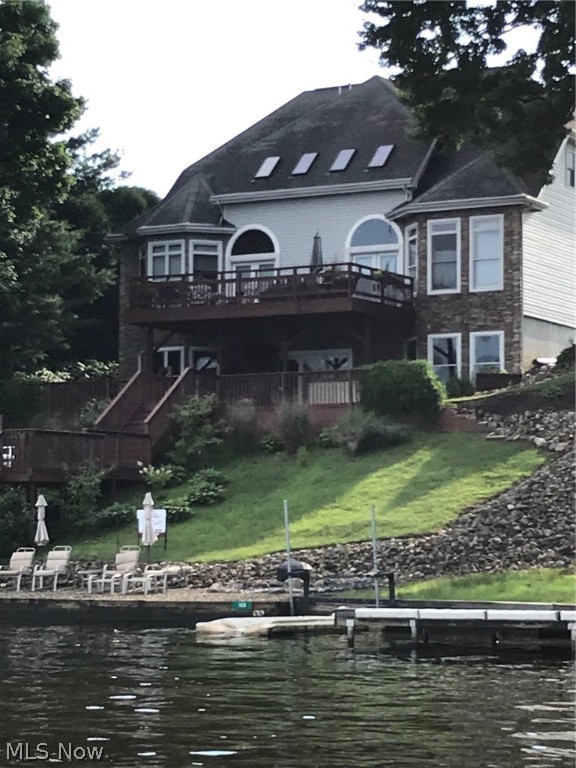 Roaming Rock - Residential