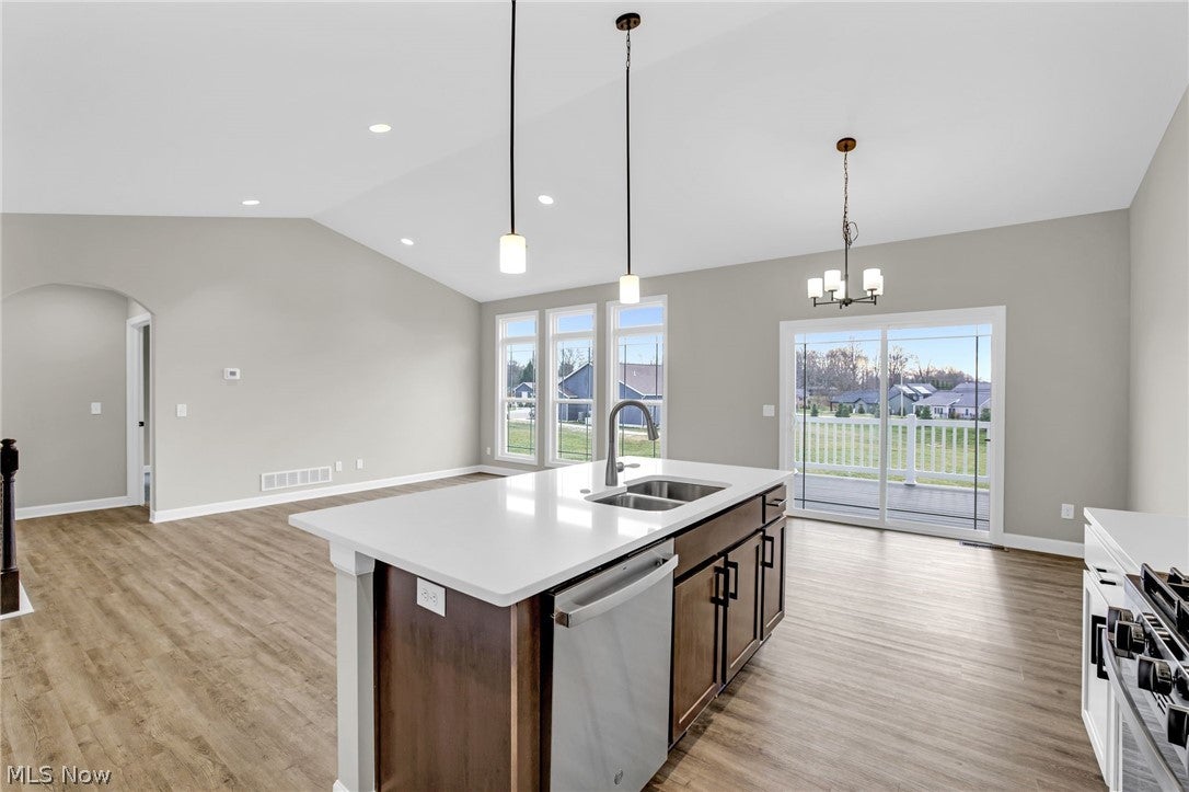 506 Meadow Trail SW